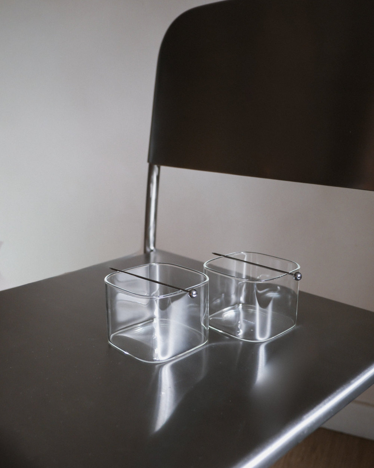 Square glass low